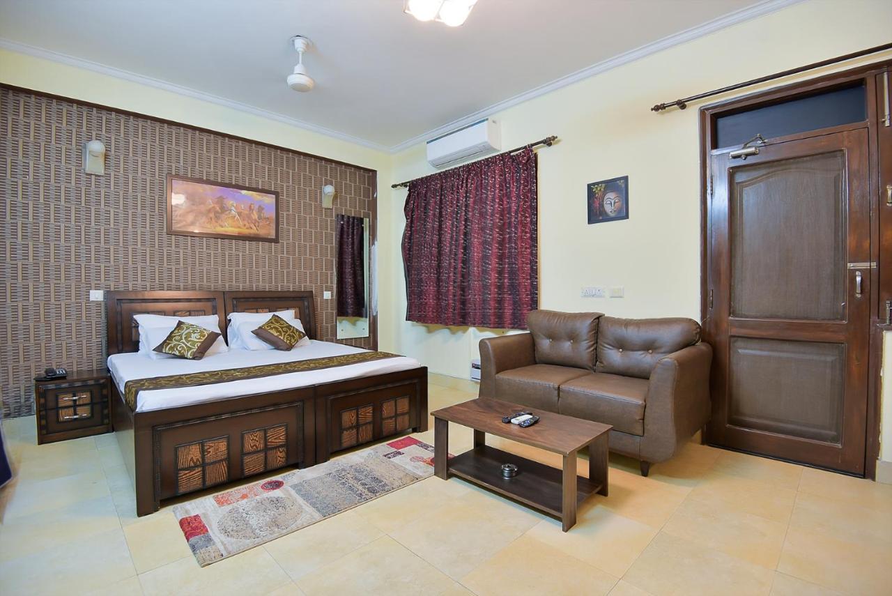 Studio Serviced Apartments Near Fortis Hospital Gurgaon Exterior photo